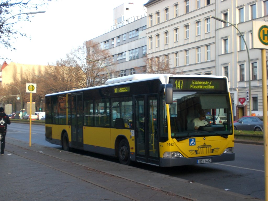 Mercedes-Benz O 530 I (Citaro) auf der Linie 147 nach Treptow Eichenstrae/Puschkinallee am U-Bahnhof Leopoldplatz.