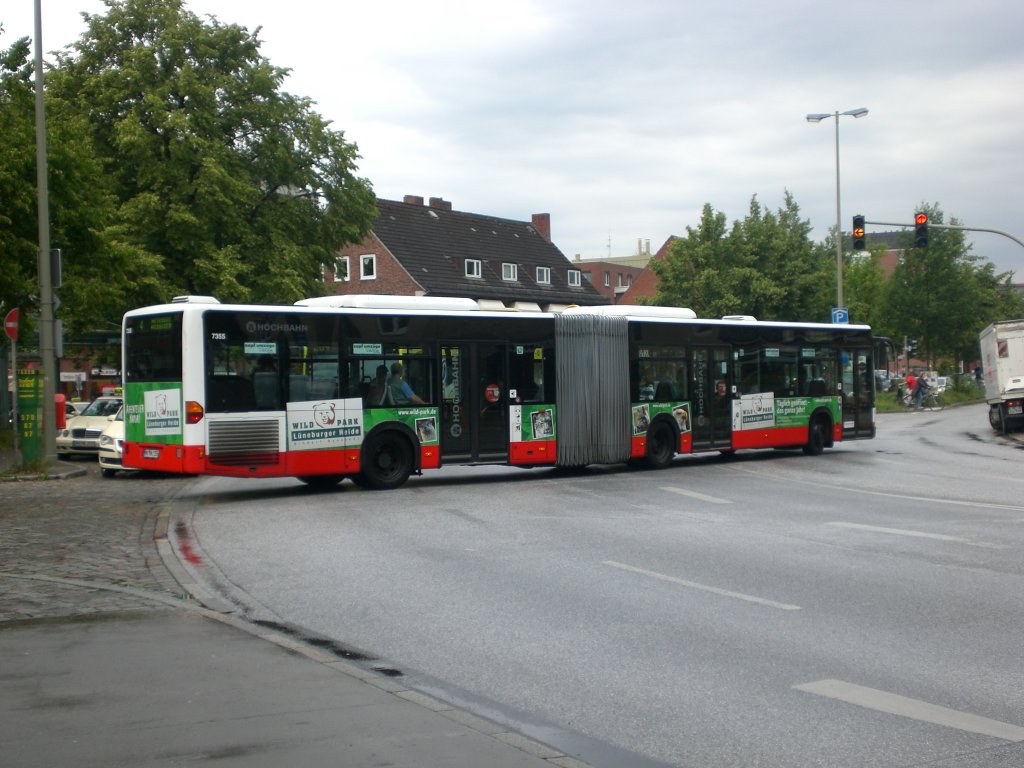 Mercedes-Benz O 530 I (Citaro) auf der Linie 4 nach Wildacker an der Haltestelle Eidelstedter Platz.