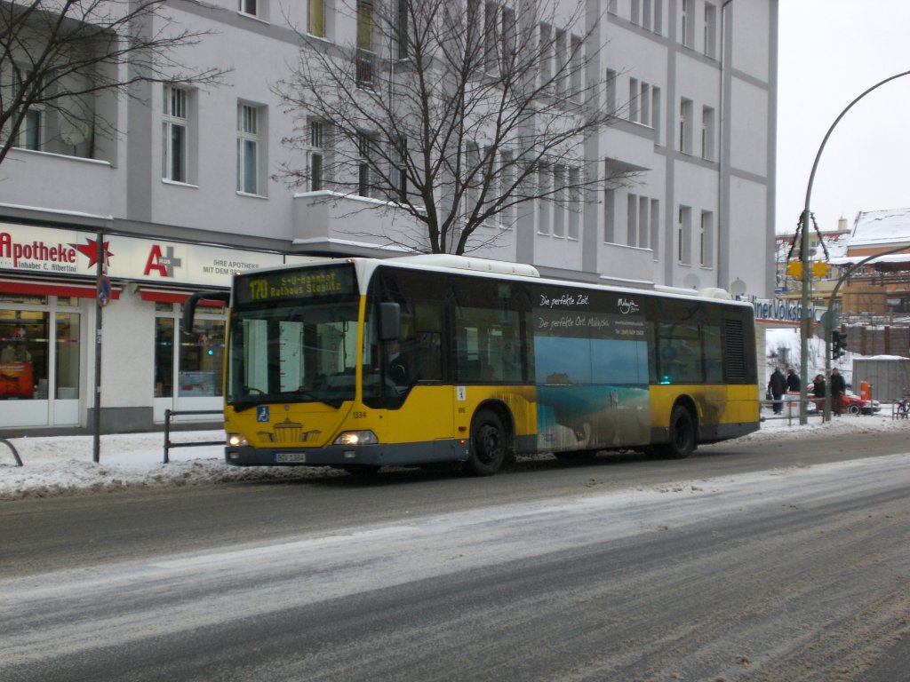 Mercedes-Benz O 530 I (Citaro) auf der Linie 170 nach S+U Bahnhof Rathaus Steglitz am S-Bahnhof Baumschulenweg.