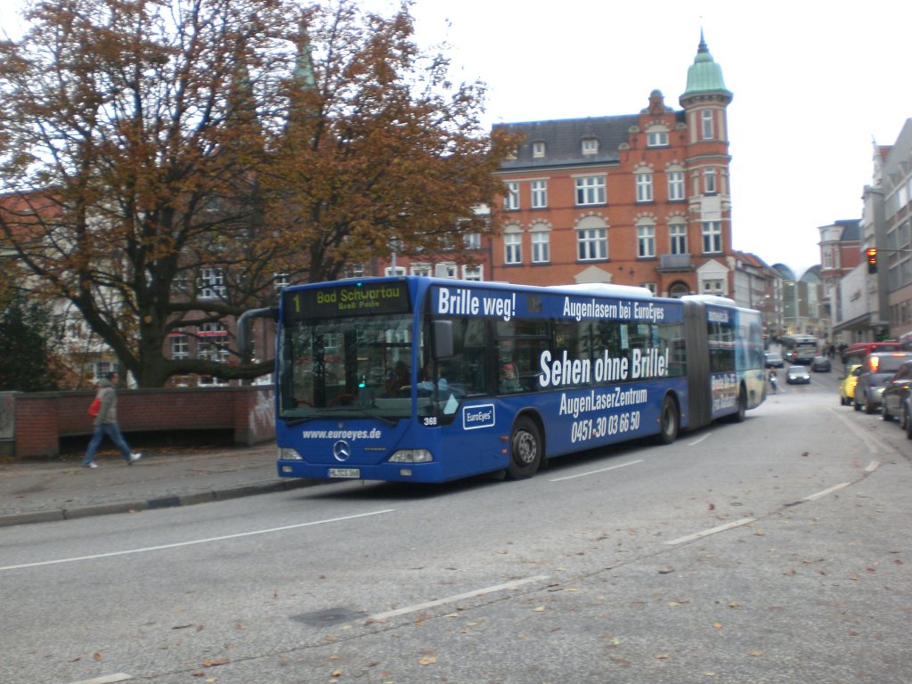Mercedes-Benz O 530 I (Citaro) auf der Linie 1 nach Bad Schwartau ZOB an der Haltestelle Holstentorplatz.