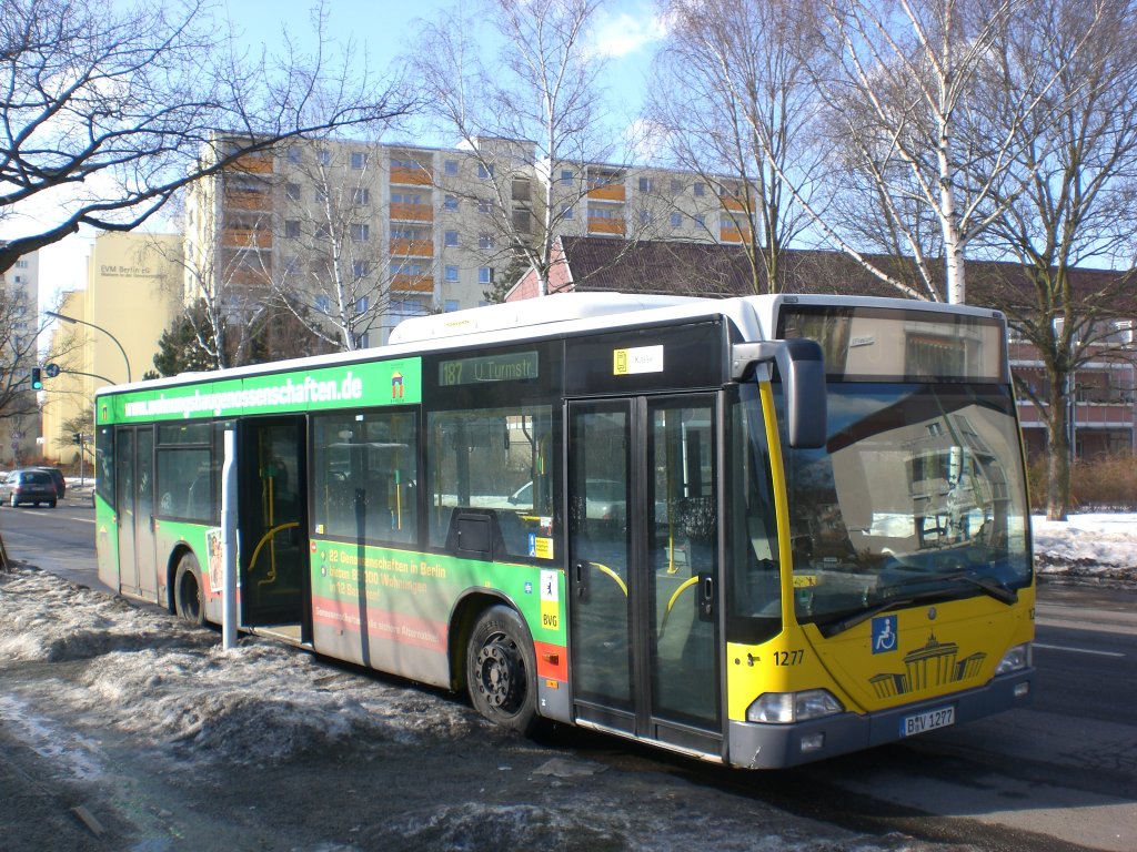 Mercedes-Benz O 530 I (Citaro) auf der Linie 187 nach U-Bahnhof Turmstrae an der Haltestelle Lankwitz Halbauer Weg.