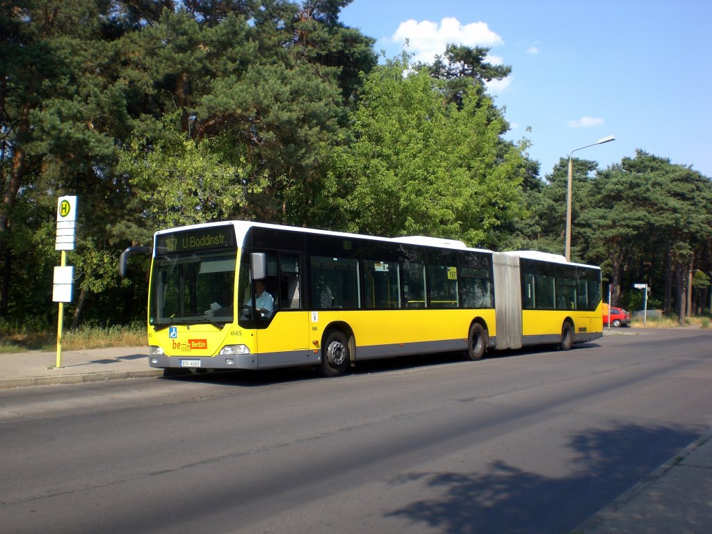 Mercedes-Benz O 530 I (Citaro) auf der Linie 167 nach U-Bahnhof Boddinstrae an der Haltestelle Kpenick Erwin-Bock-Strae.