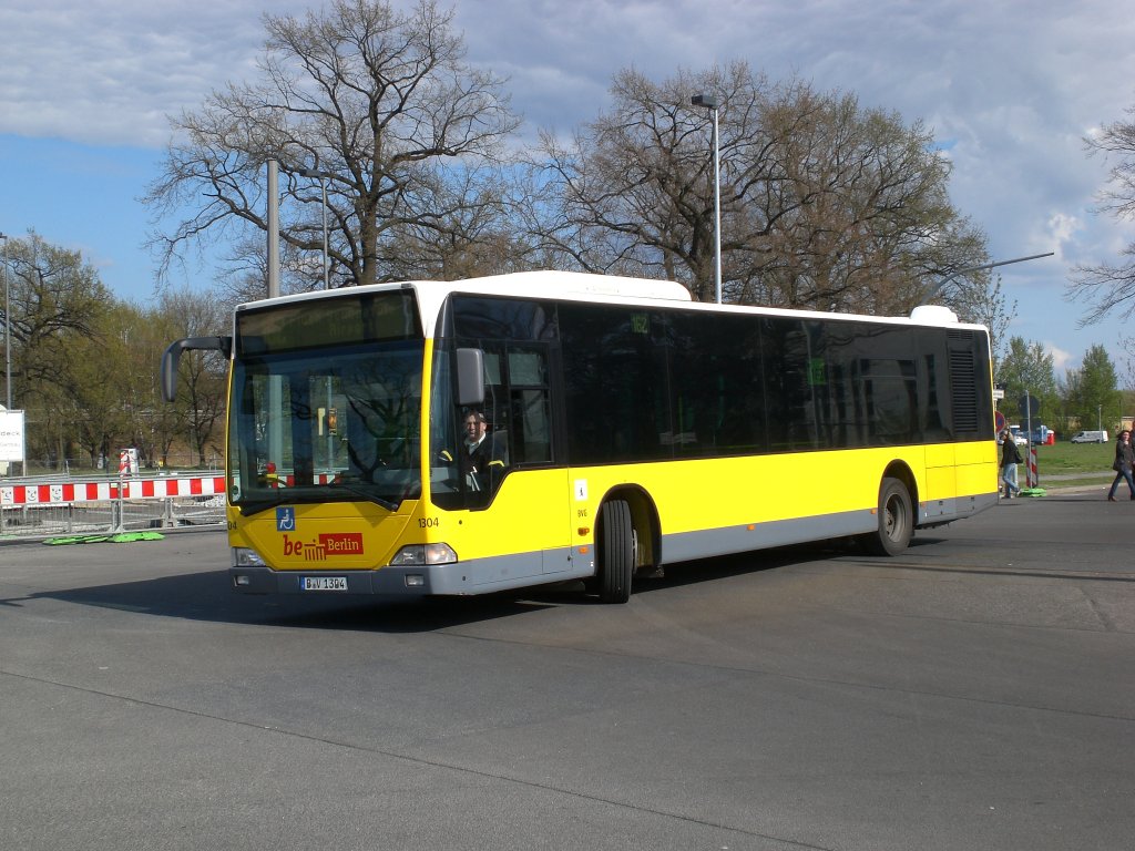 Mercedes-Benz O 530 I (Citaro) auf der Linie 162 nach Flughafen Schnefeld am S-Bahnhof Adlershof.