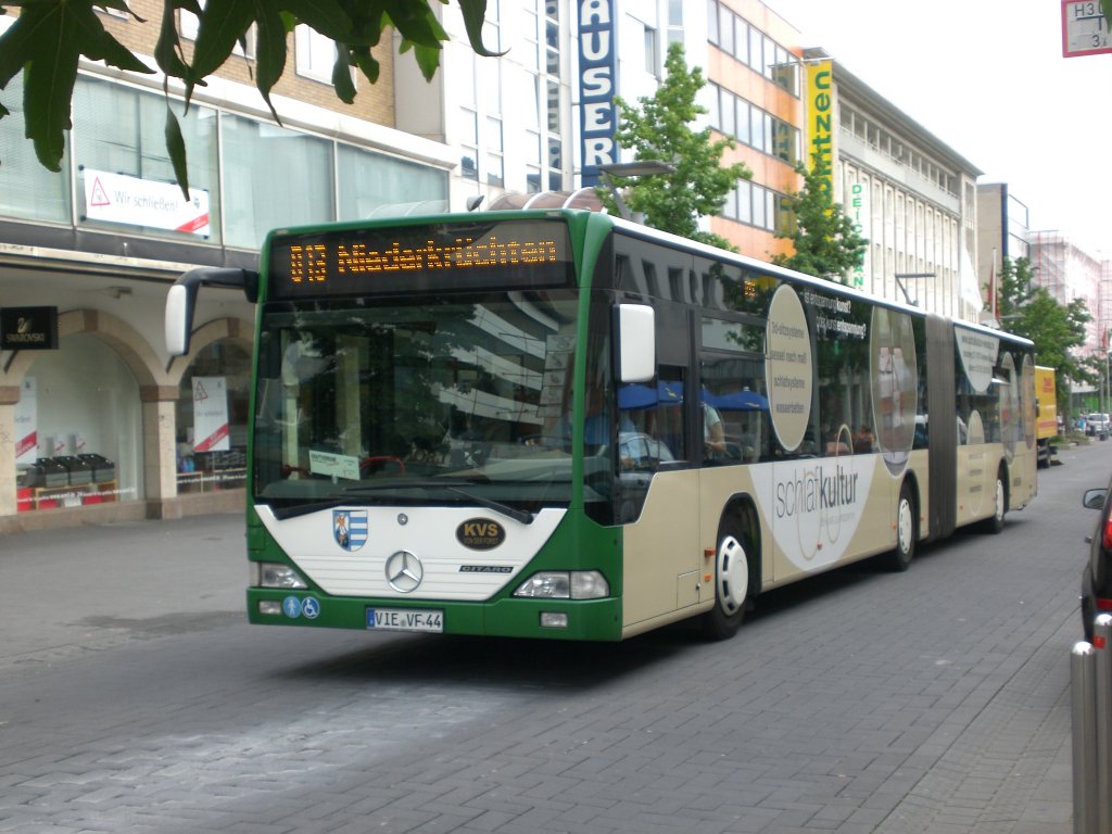 Mercedes-Benz O 530 I (Citaro) auf der Linie 013 nach Niederkrüchten in der Innenstadt von Mönchengladbach.(10.7.2012) 