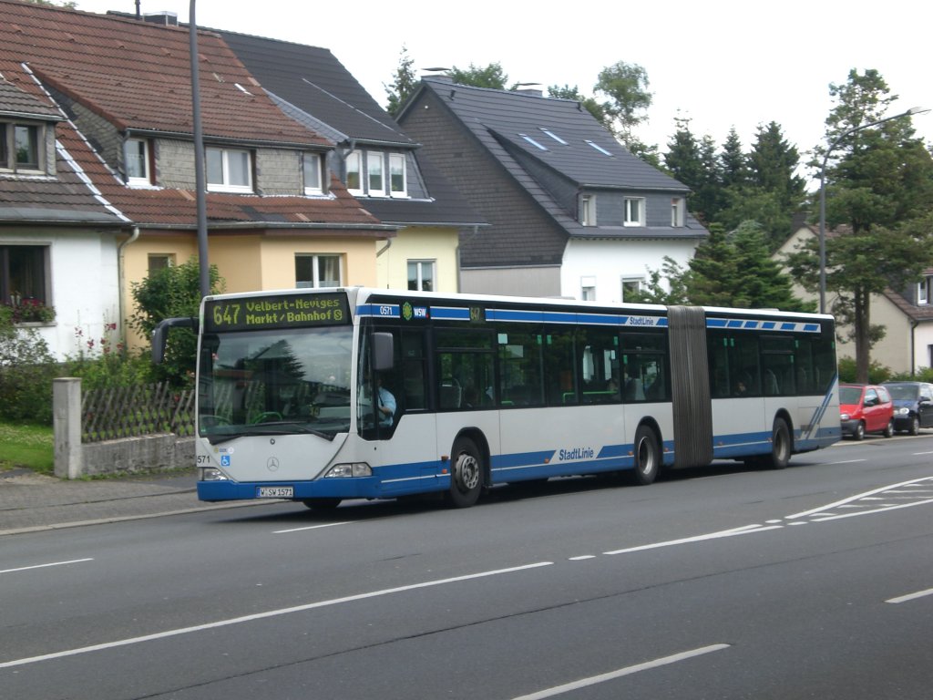 Mercedes-Benz O 530 I (Citaro) auf der Linie 647 nach S-Bahnhof Velbert-Neviges an der Haltestelle Wuppertal-Katernberg Hardenberger Hof.(12.7.2012) 