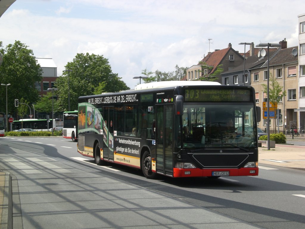 Mercedes-Benz O 530 I (Citaro) auf der Linie 303 nach Wanne-Eickel Hauptbahnhof am Hauptbahnhof Herne.(18.7.2012) 