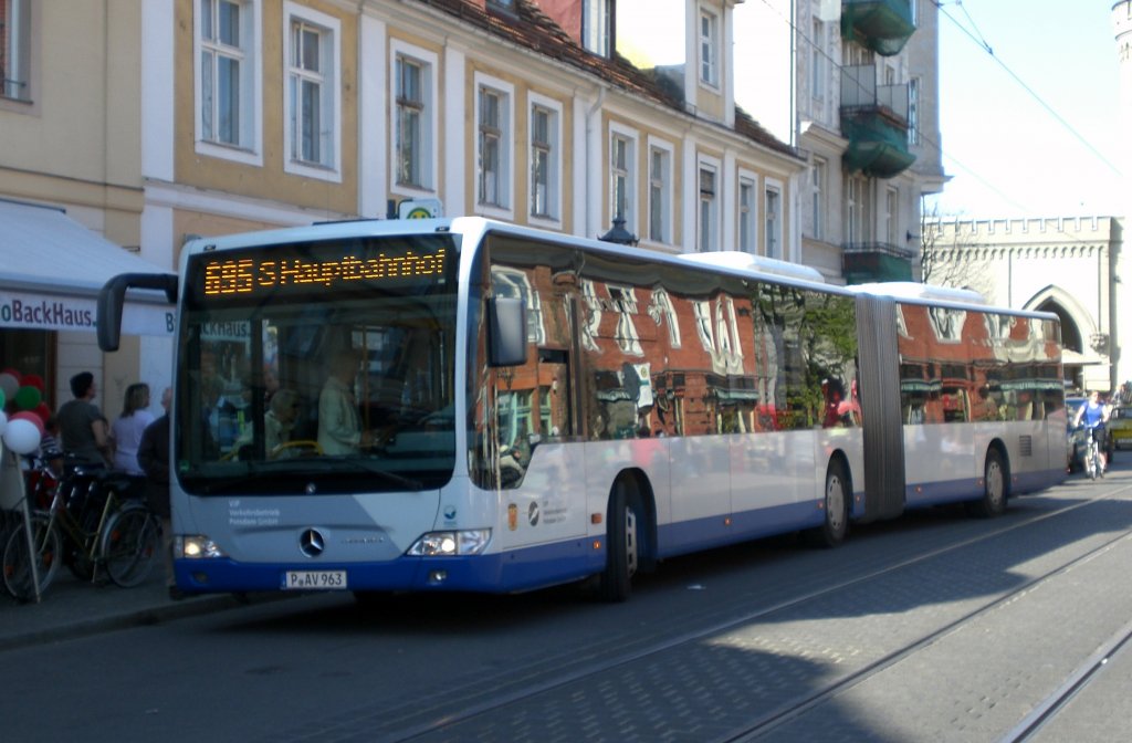 Mercedes-Benz O 530 II (Citaro Facelift) auf der Linie 695 nach Hauptbahnhof an der Haltestelle Nauener Tor.