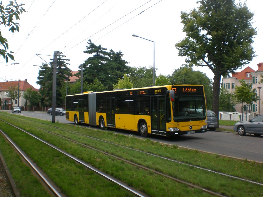 Mercedes-Benz O 530 II (Citaro Facelift) auf der Linie 63 nach Lbtau Tharandter Strae an der Haltestelle Coschtz Kotteweg.(28.7.2011)