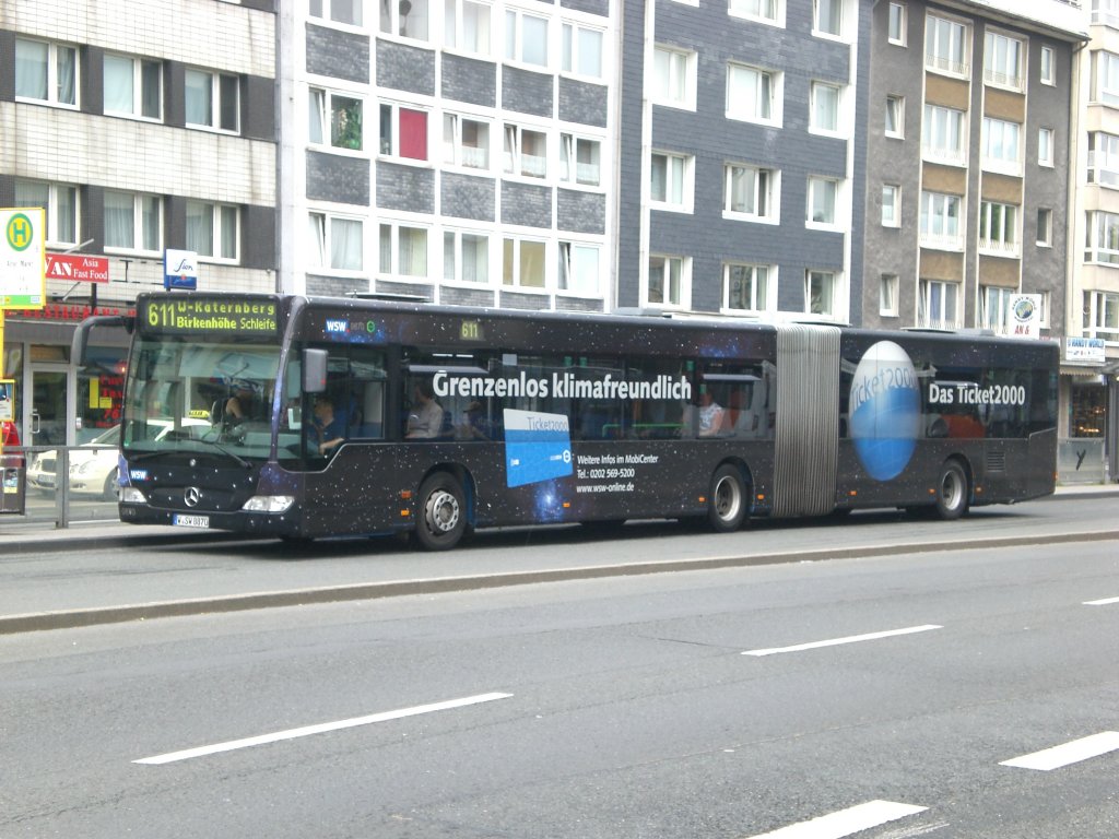 Mercedes-Benz O 530 II (Citaro Facelift) auf der Linie 611 nach Wuppertal-Katernberg Birkenhhe Schleife an der Haltestelle Wuppertal-Barmen Alter Markt.(5.7.2012)
 
