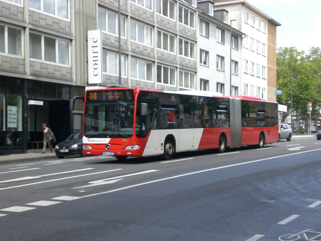 Mercedes-Benz O 530 II (Citaro Facelift) auf der Linie 3B nach Aachen Uniklinik am Hauptbahnhof Aachen.(10.7.2012) 