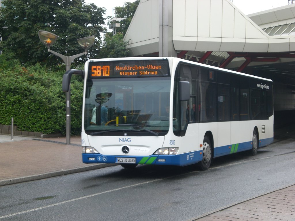 Mercedes-Benz O 530 II (Citaro Facelift) auf der Linie SB10 nach Neukirchen-Vluyn Vluyner Sdring am Hauptbahnhof Duisburg.(17.7.2012) 