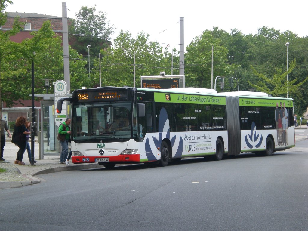 Mercedes-Benz O 530 II (Citaro Facelift) auf der Linie 382 nach Wanne-Eickel Wanne Eickel Siedlung Lichtenfels am Hauptbahnhof Wanne-Eickel.(18.7.2012) 