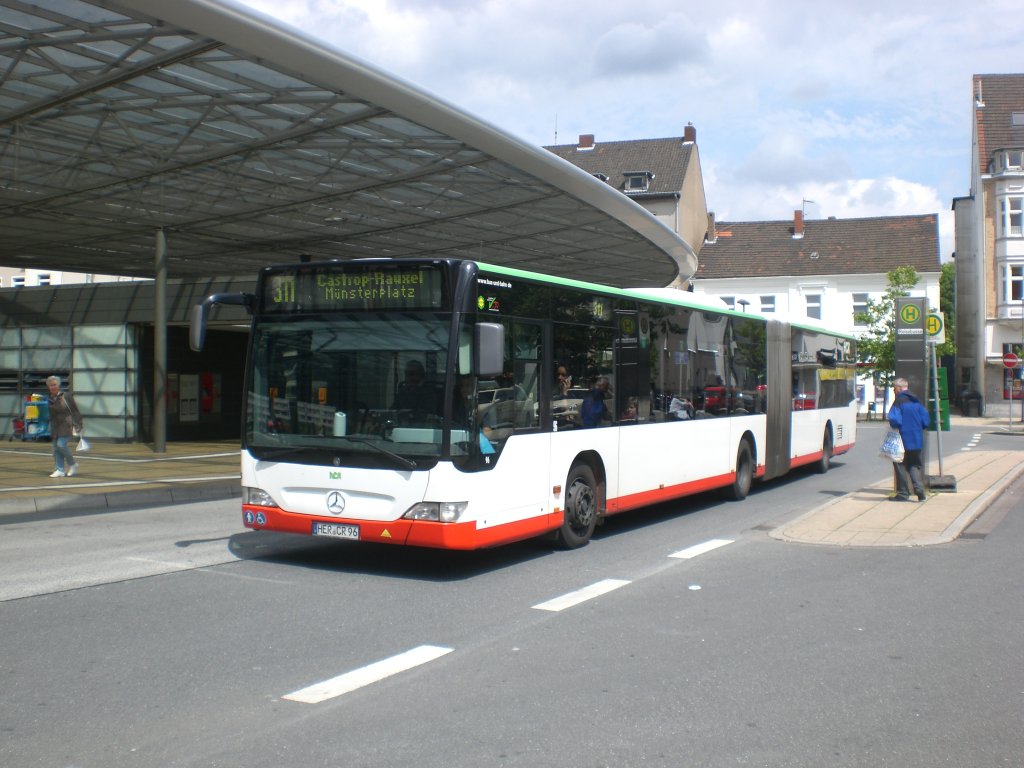 Mercedes-Benz O 530 II (Citaro Facelift) auf der Linie 311 nach Castrop-Rauxel Mnsterplatz am Hauptbahnhof Herne.(18.7.2012) 