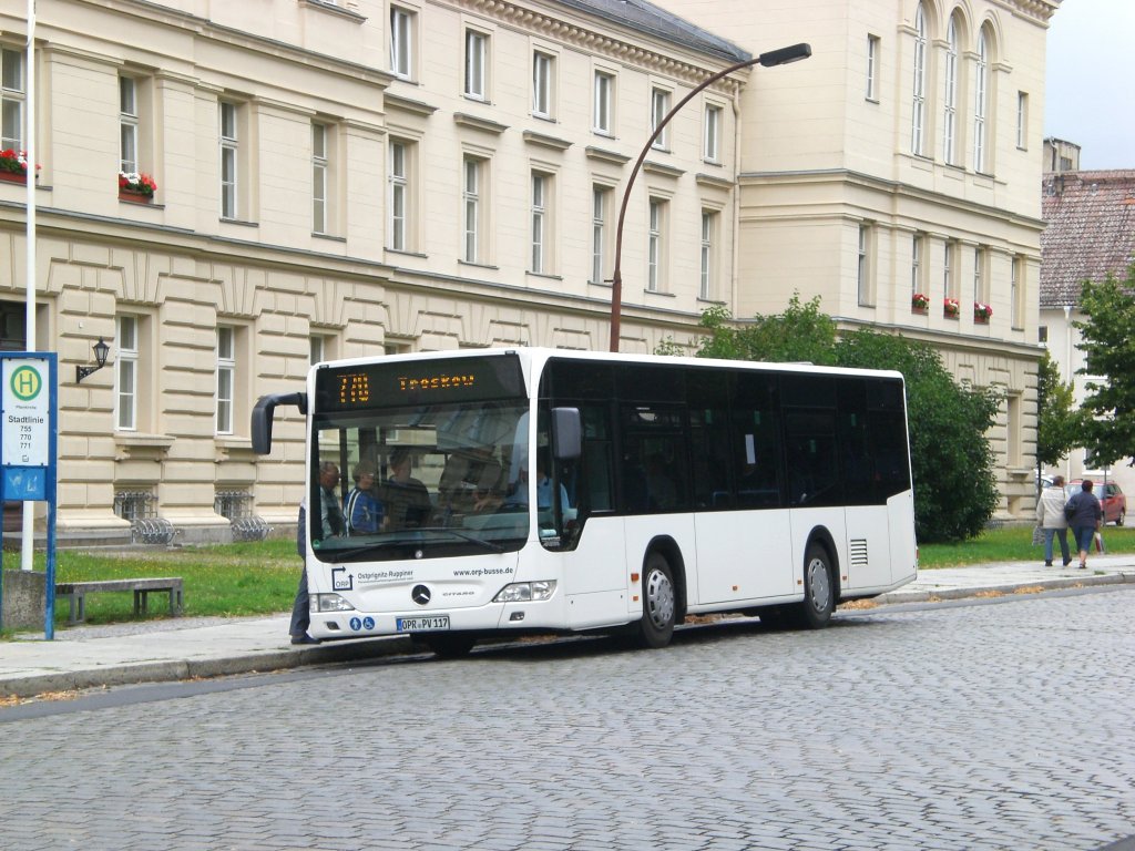 Mercedes-Benz O 530 K (Citaro) auf der Linie 770 nach Treskow an der Haltestelle Neuruppin Pfarrkirche.(15.7.2011)