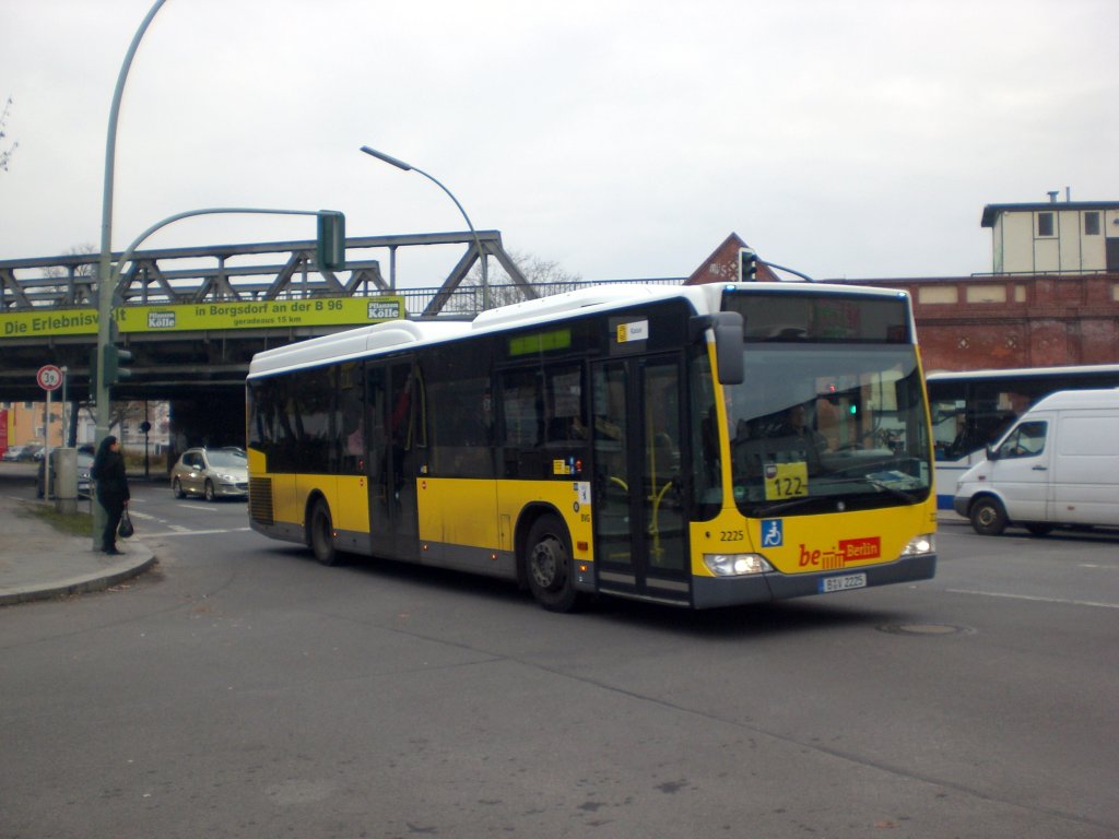 Mercedes-Benz O 530 LE  (Citaro) auf der Linie 122 nach U-Bahnhof Kurt-Schumacher-Platz am Gschenplatz/S-Bahnhof Wittenau.

