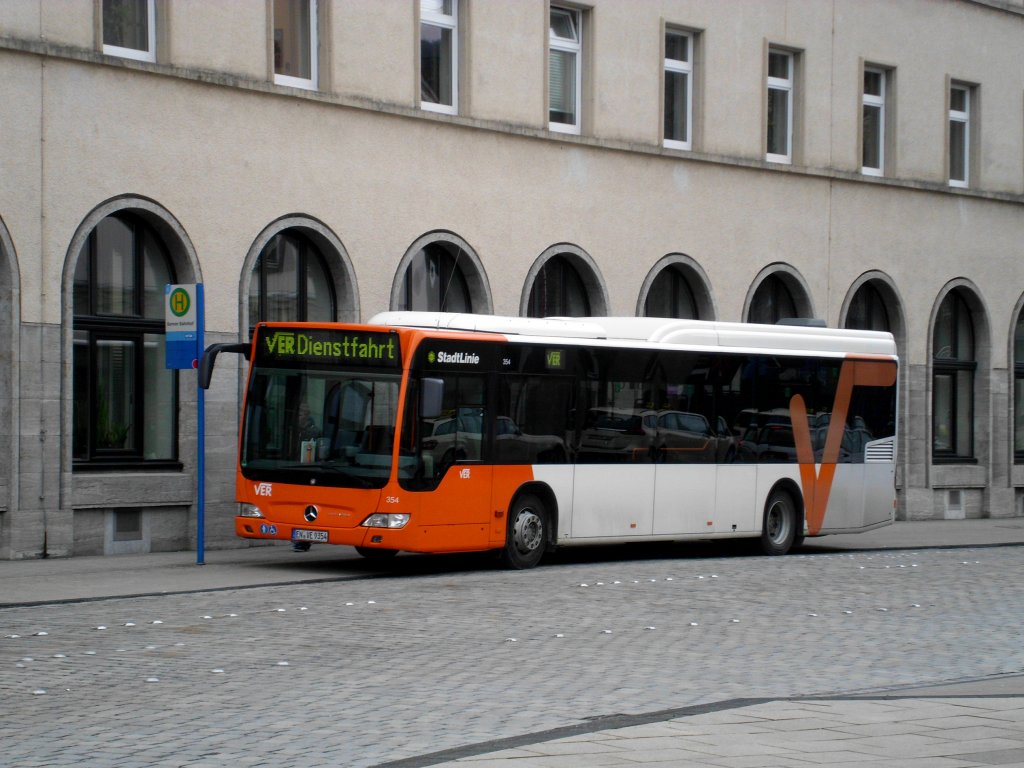 Mercedes-Benz O 530 LE  (Citaro) auf der Linie 608 nach Ennepetal Busbbahnhof am S-Bahnhof Wuppertal Barmen.(19.2.2013) 