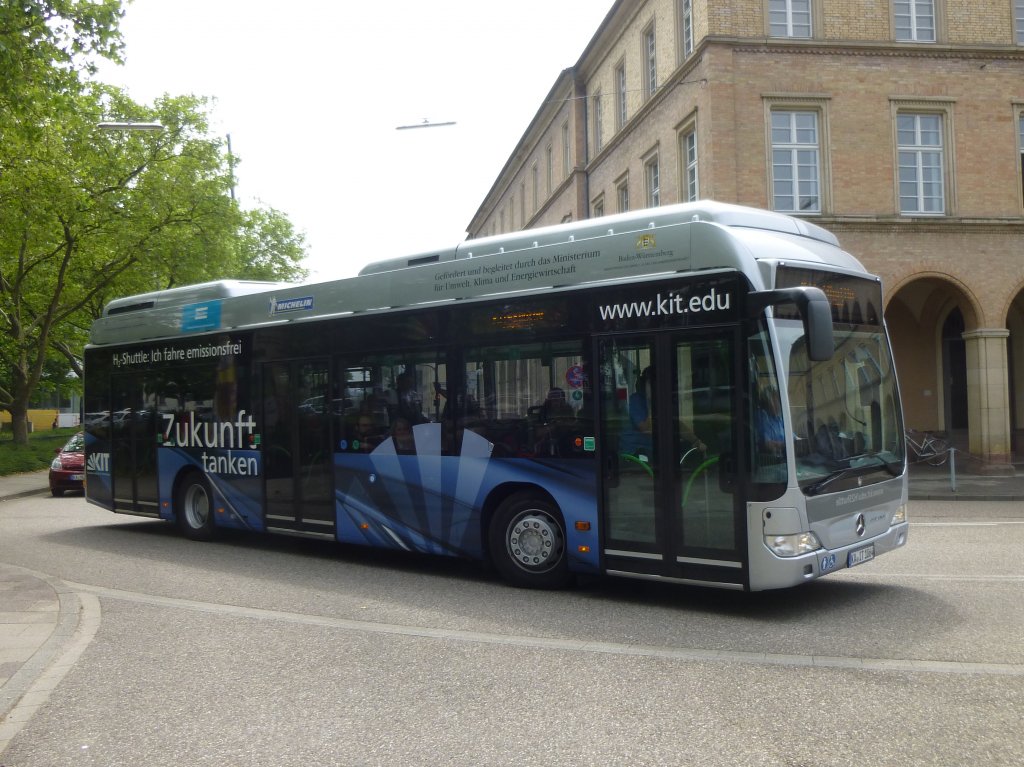 Mercedes Citaro II mit Wasserstoff-Antrieb  Karlsruher Institut fr Technologie (KIT) , Karlsruhe 12.06.2013