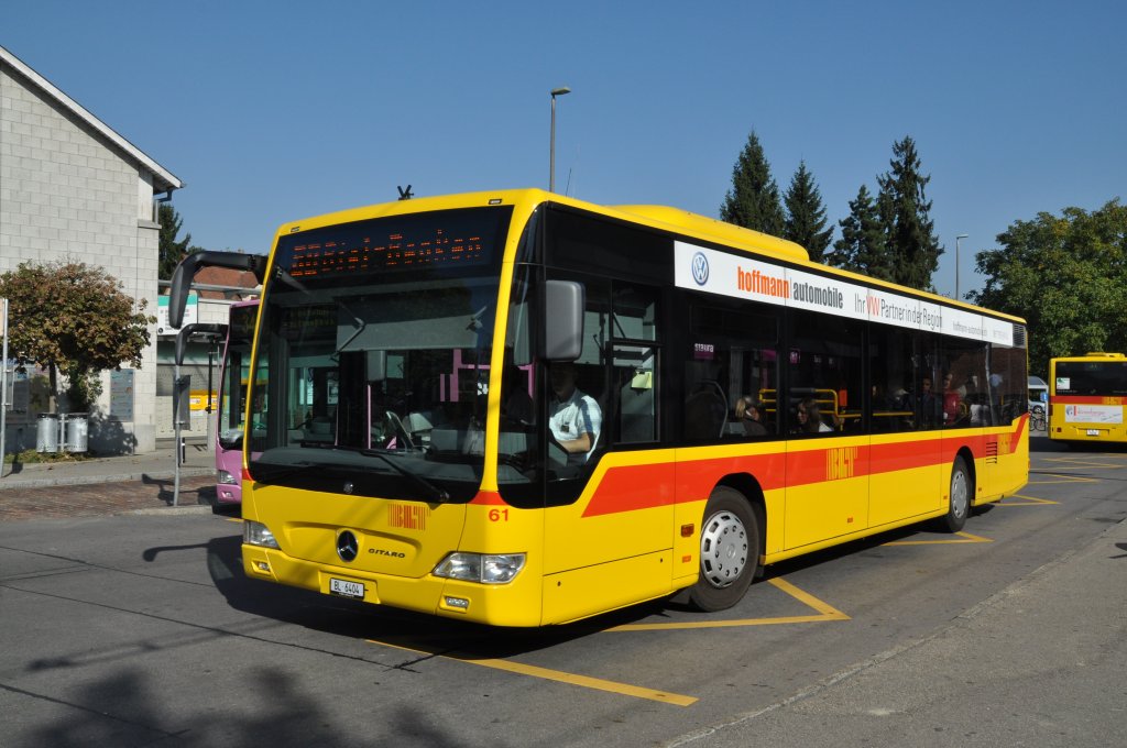 Mercedes Citaro mit der Betriebsnummer 61 auf der Linie 60 in Bottmingen. Die Aufnahme stammt vom 15.09.2011. 


