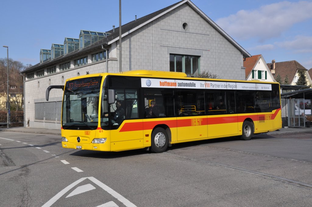 Mercedes Citaro mit der Betriebsnummer 61 auf der Linie 37 in Bottmingen. Die Aufnahme stammt vom 20.02.2012. 

