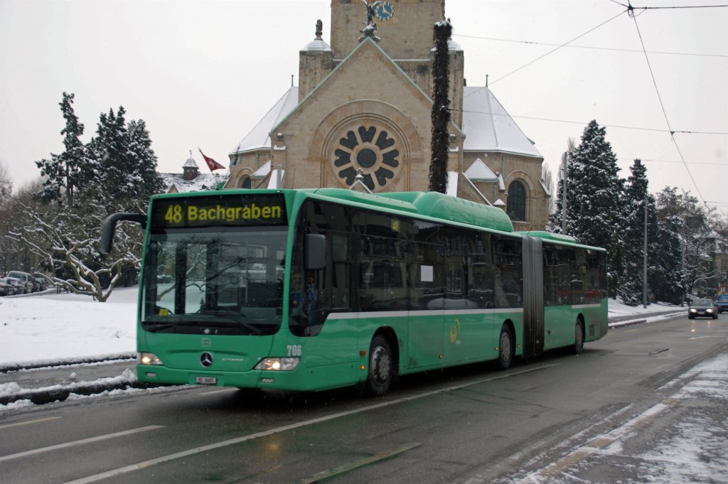 Mercedes Citaro mit der Betriebsnummer 706 auf der Linie 48 Richtung Bahnhof SBB. Die Aufnahme stammt vom 10.02.2010.