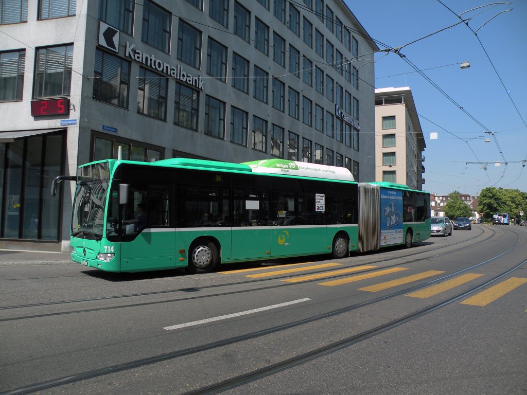 Mercedes Citaro mit der Betriebsnummer 714 auf der Linie 36 im Blumenrain in Basel. Die Aufnahme stammt vom 02.05.2011.