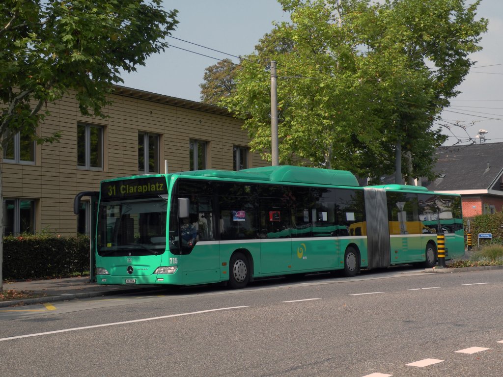 Mercedes Citaro mit der Betriebsnummer 715 bedient die Haltestelle Otto wenk-Platz auf der Linie 31. Die Aufnahme stammt vom 22.09.2009.