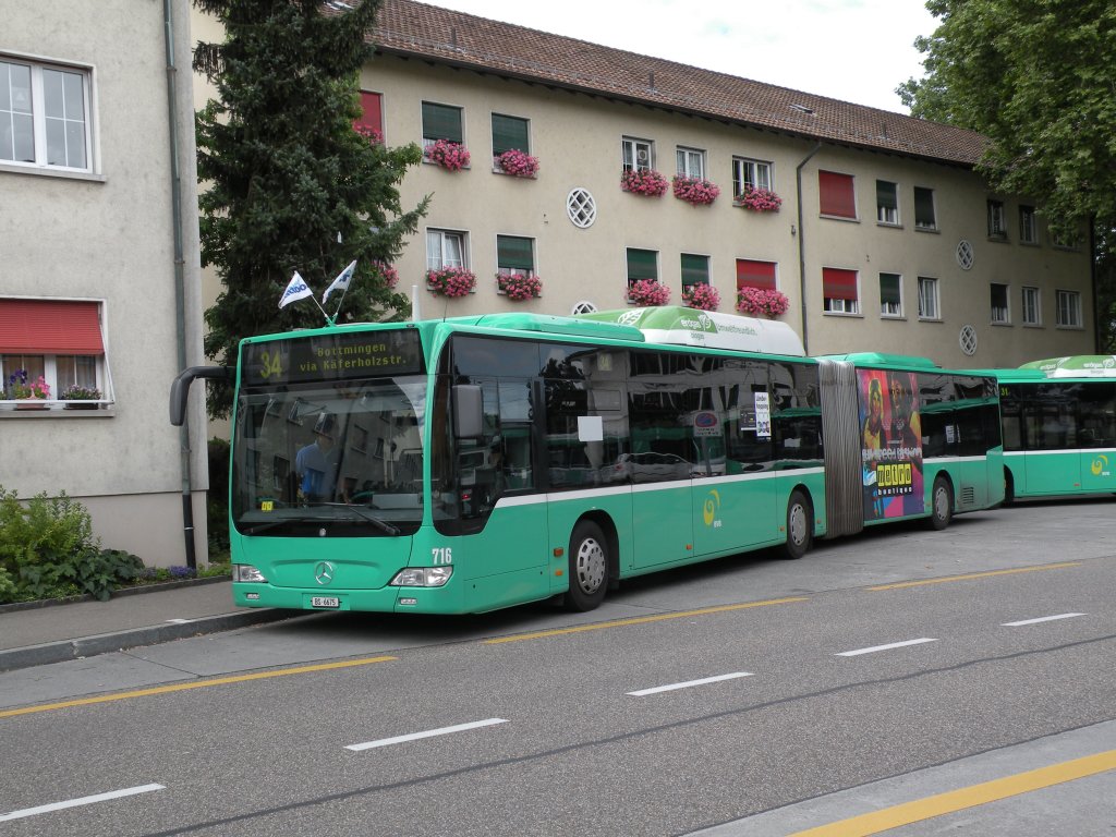 Mercedes Citaro mit der Betriebsnummer 716 auf der Linie 34 an der Haltestelle Habermatten in Riehen. Die Aufnahme stammt vom 09.07.2012.
