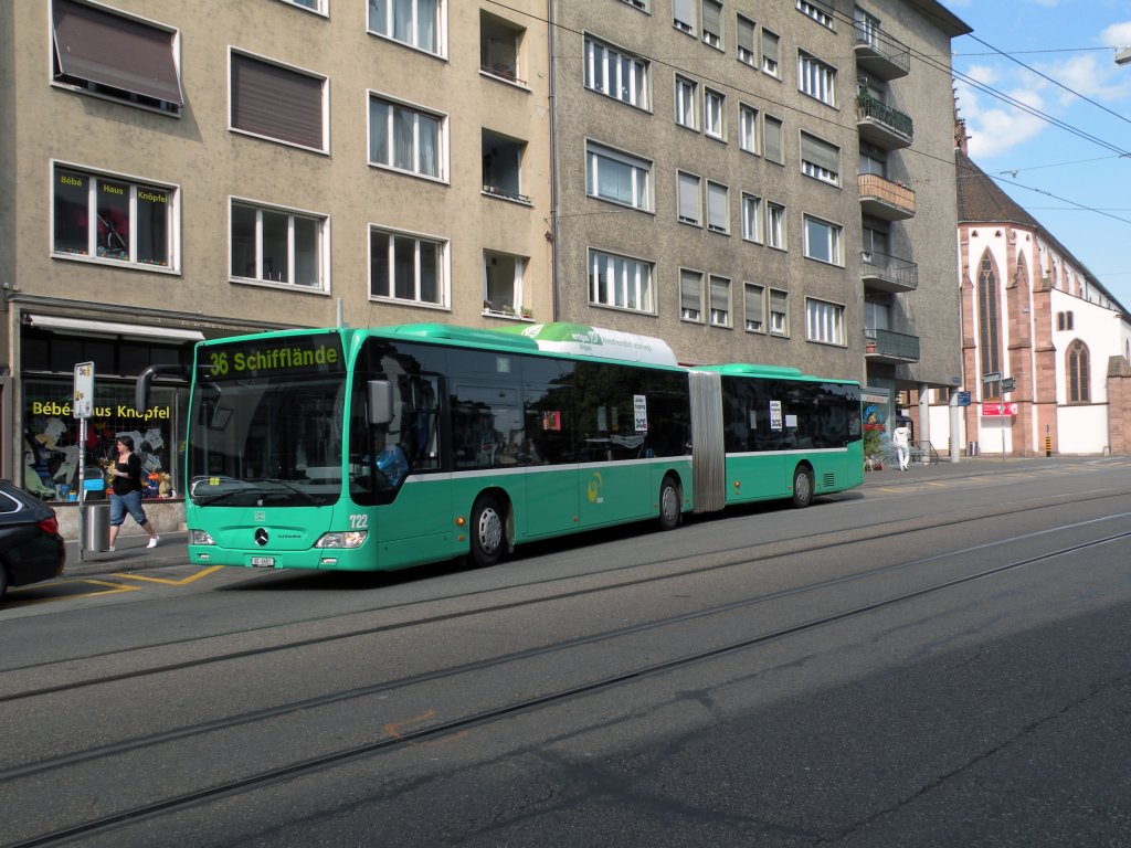 Mercedes Citaro mit der Betriebsnummer 722 auf der Linie 36 an der Haltestelle Universittsspital in Basel. Die Aufnahme stammt vom 14.05.2011.