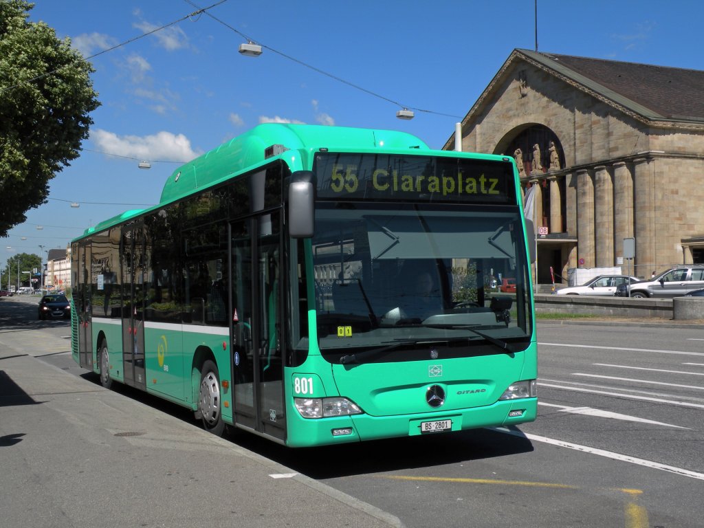 Mercedes Citaro mit der Betriebsnummer 801 auf der Linie 55 am Bad. Bahnhof Richtung Claraplatz. Die Aufnahme stammt vom 01.09.2010.