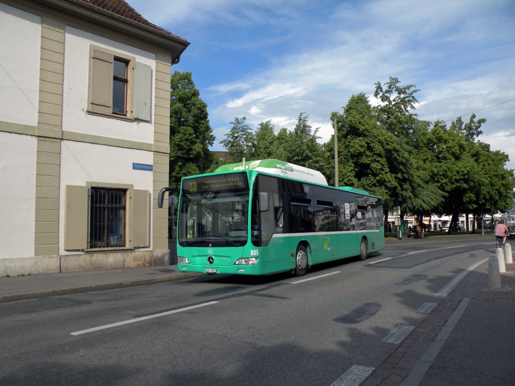 Mercedes Citaro mit der Betriebsnummer 805 auf der Linie 33 beim Universittsspital in Basel. Die Aufnahme stammt vom 22.05.2011.