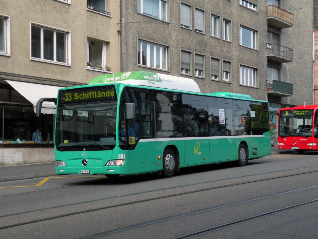 Mercedes Citaro mit der Betriebsnummer 808 auf der Linie 33 an der Haltestelle Universittsspital in Basel. Die Aufnahme stammt vom 14.05.2011.