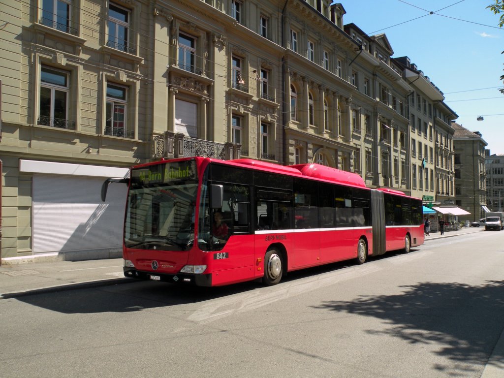 Mercedes Citaro mit der Betriebsnummer 842 auf der Linie 14 beim Bubenbergplatz in Bern. Die Aufnahme stammt vom 26.08.2010.