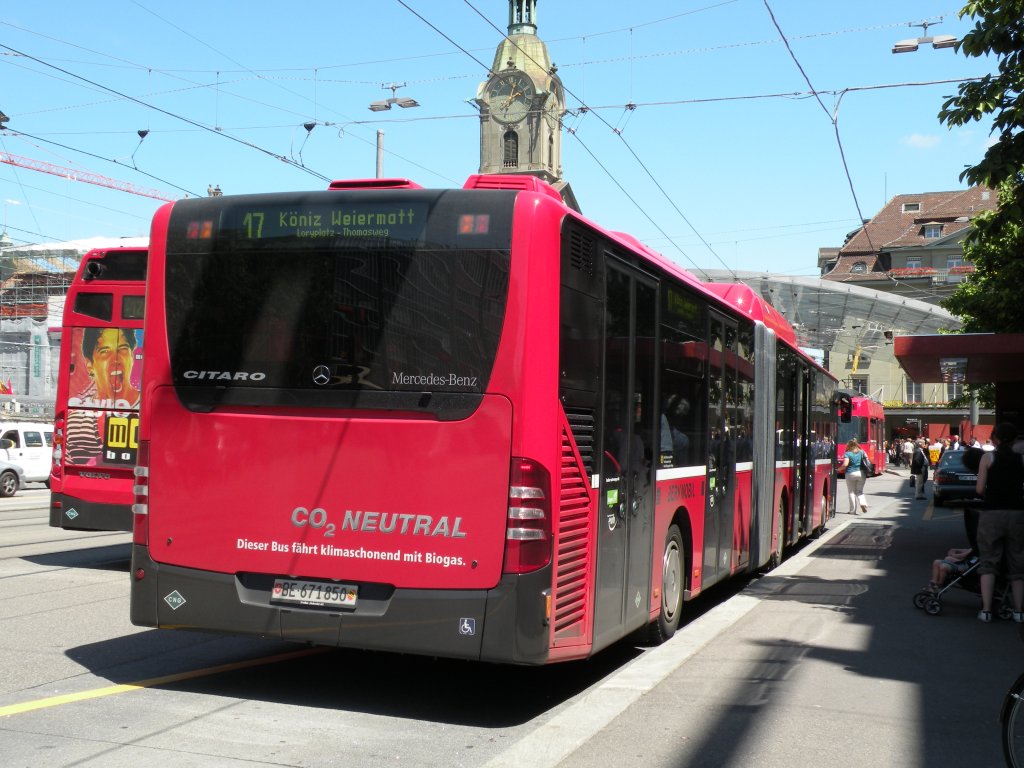 Mercedes Citaro mit der Betriebsnummer 850 auf der Linie 17 beim Bahnhof Bern. Die Aufnahme stammt vom 04.06.2010.