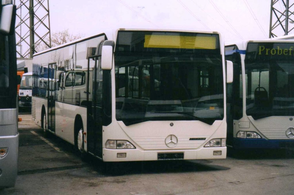 Mercedes Citaro O530 Neuwagen, aufgenommen im Februar 2003 auf dem Gelnde der Evobus NL Dortmund.