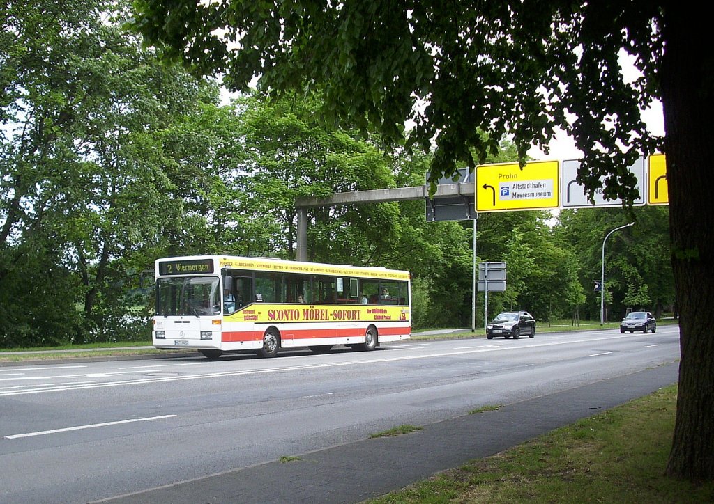 Mercedes O 405 der Stadtwerke Stralsund (SWS) in Stralsund am 28.06.2012 

