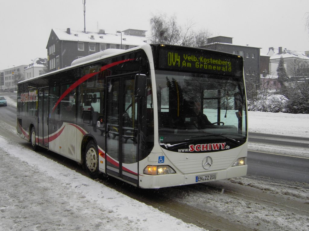 Mercedes O 530 Citaro (Kfz-Kennzeichen EN-ZZ 200, Baujahr 2006) der Fa Schiwy GmbH & Co. KG (Hattingen an der Ruhr), ex Meoline, Mülheim (Ruhr)/Essen (Wagennummer 4022, Kfz-Kennzeichen E-VG 4022). Der Bus ist im Einsatz im Auftrag der Busverkehr Rheinland GmbH, Düsseldorf als Linie OV4 (Velbert, Am Nordpark - Velbert Zentrum - Velbert-Kostenberg, Am Grünewald). Aufgenommen am 14.02.2010. Ort: Velbert, Postamt.