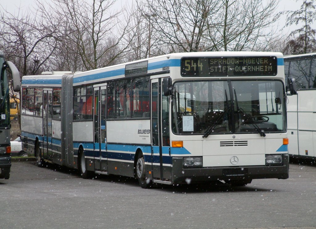 Mercedes O405 G, aufgenommen am 24.01.2004 im GWZ der Evobus NL Dortmund.