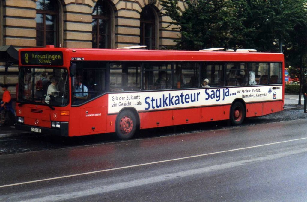 Mercedes O405 N1 der Stadtwerke Konstanz, aufgenommen im August 1996 in Konstanz.