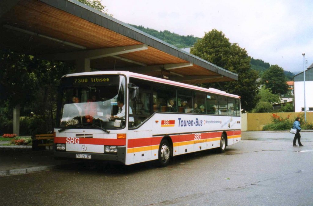 Mercedes O408, aufgenommen im September 1998 in Freiburg.