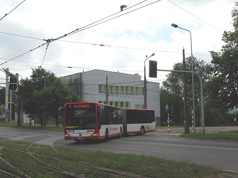 Mercedes O530G (191) als ein Ersatzbus fr einzige Straenbahnlinie in Częstochowa (Ersatzlinie T). Częstochowa, al. Niepodległości, 10.08.2011.
