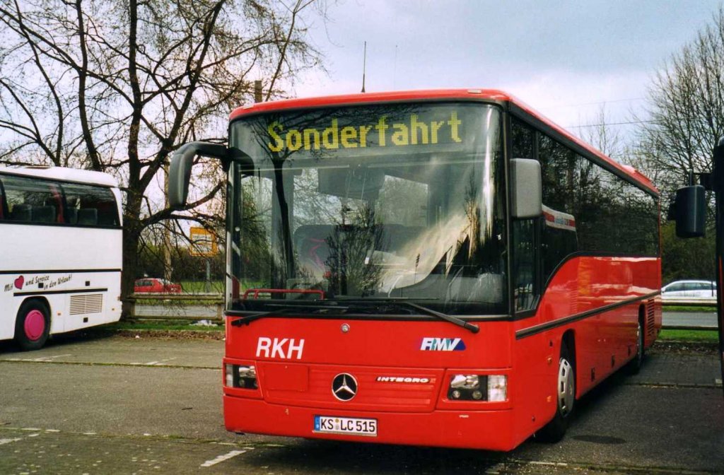 Mercedes O550 Integro, aufgenommen im Mrz 2003 auf dem Parkplatz der Westfalenhallen in Dortmund.