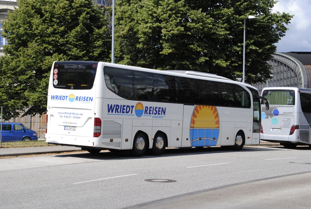 Mercedes Reisebus, im Hamburg am 18.07.10