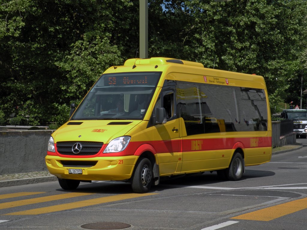 Mercedes Sprinter der BLT mit der Betriebsnummer 21 auf der Linie 59 in Bottmingen. Die Aufnahme stammt vom 09.05.2011.