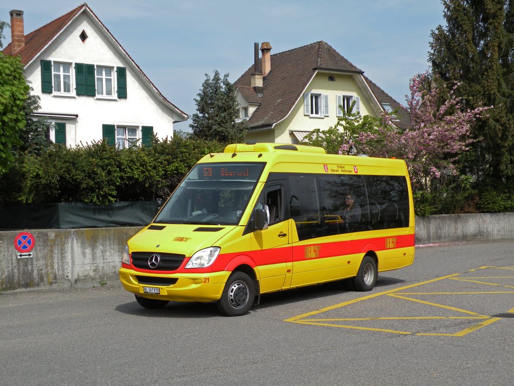 Mercedes Sprinter mit der Betriebsnummer 21 auf der Linie 59 in Bottmingen. Die Aufnahme stammt vom 06.05.2013.