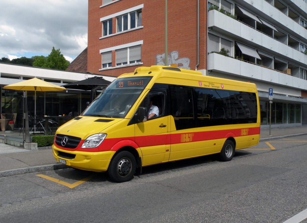 Mercedes Sprinter mit der Betriebsnummer 22 ist nach einem Unfall wieder im Linien Betrieb. Hier steht der Wagen an der Endstation der Linie 59 in Bottmingen. Die Aufnahme stammt vom 21.06.2013.