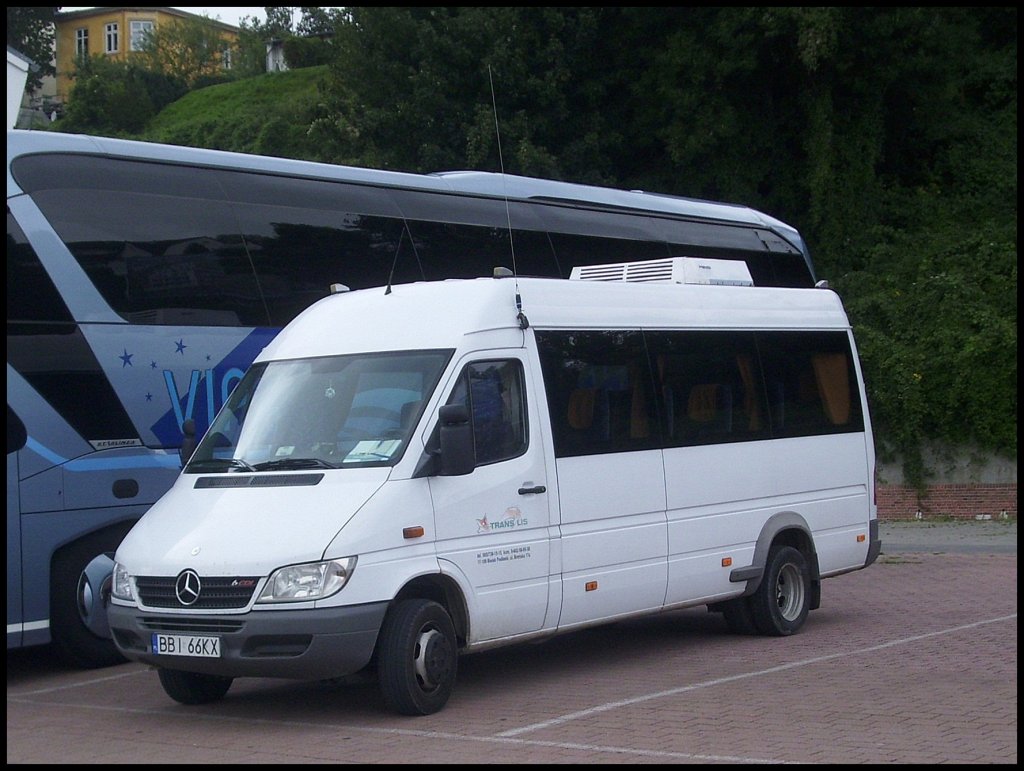 Mercedes Sprinter von Trans Bus aus Polen im Stadthafen Sassnitz am 15.09.2012