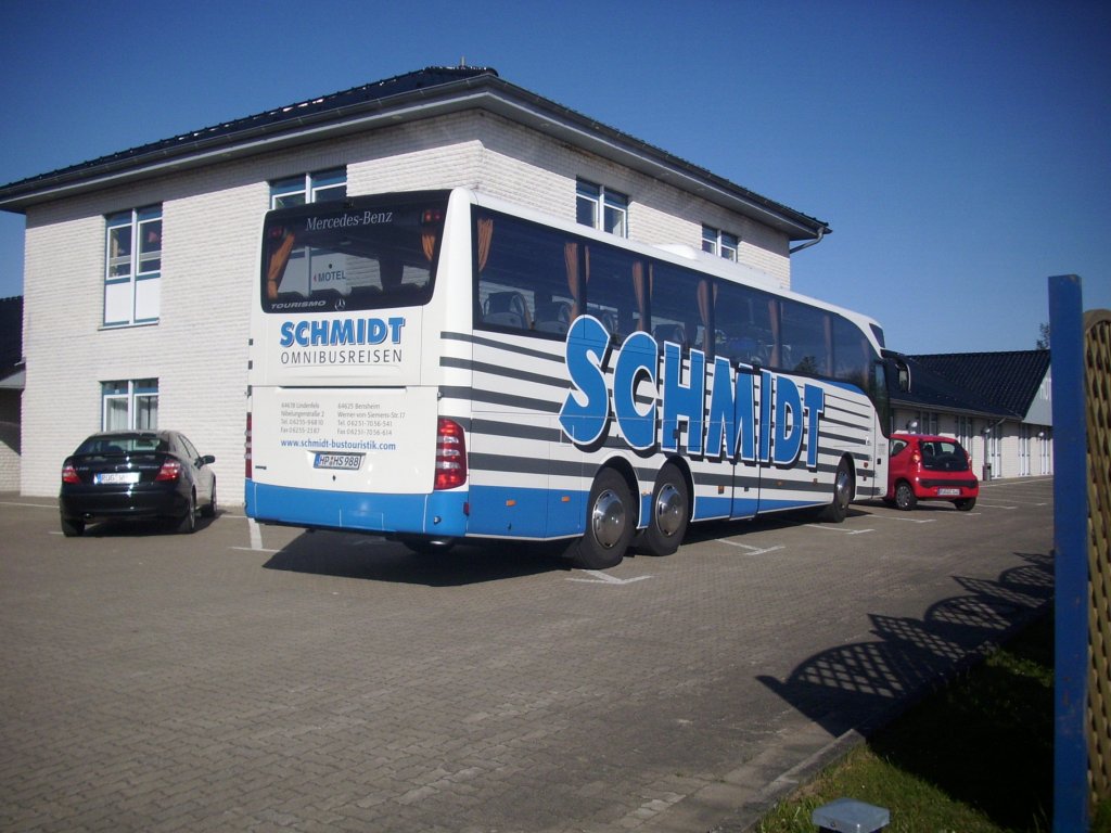 Mercedes Tourismo von Schmidt aus Deutschland im Sassnitzer Gewerbegebiet am 19.05.2012