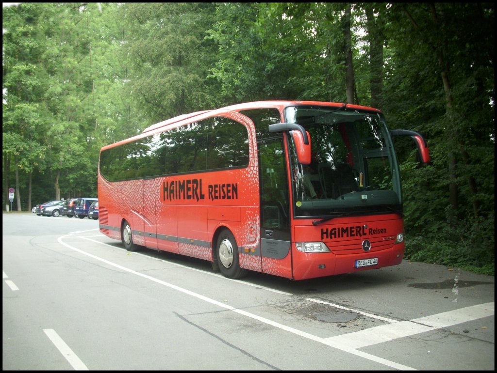 Mercedes Travego von Haimerl Reisen aus Deutschland vor dem Tiergarten Straubing am 28.07.2012

