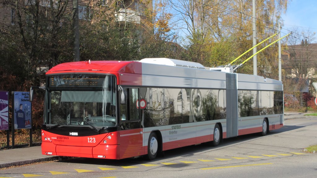 Mit dem 123-er ist die HESS-Flotte nun auf 23 SwissTrolley3 aufgestockt worden. Der  Neueste  am 9.11.2012 auf der Linie 1 in Oberwinterthur.