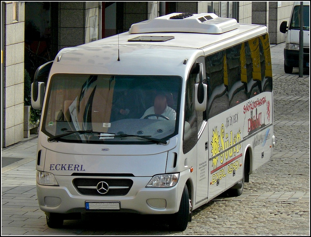 Mit diesem M-B Minibus wurden Stadtrundfahrten in Passau angeboten. 17.09.2010